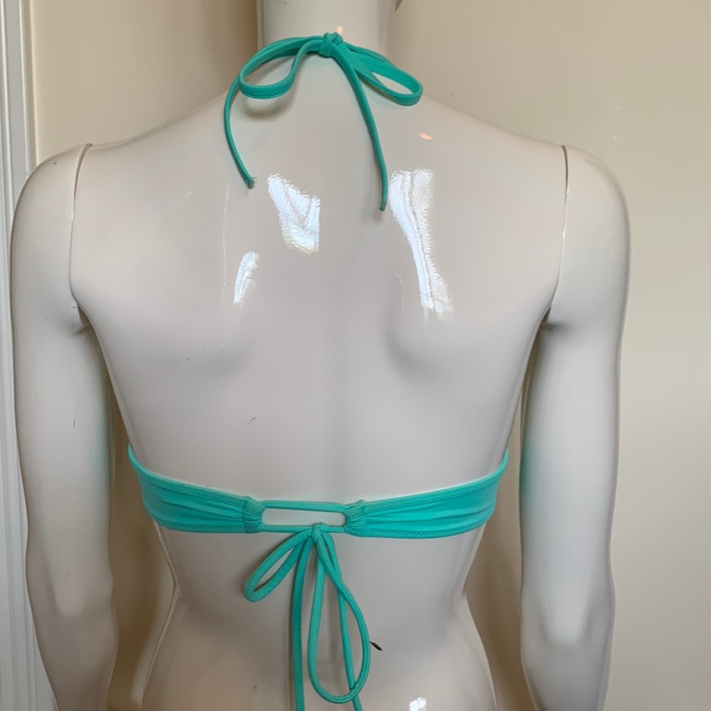 EUC Victoria’s Secret Bikini Top • Size 34A - Picture 2 of 5